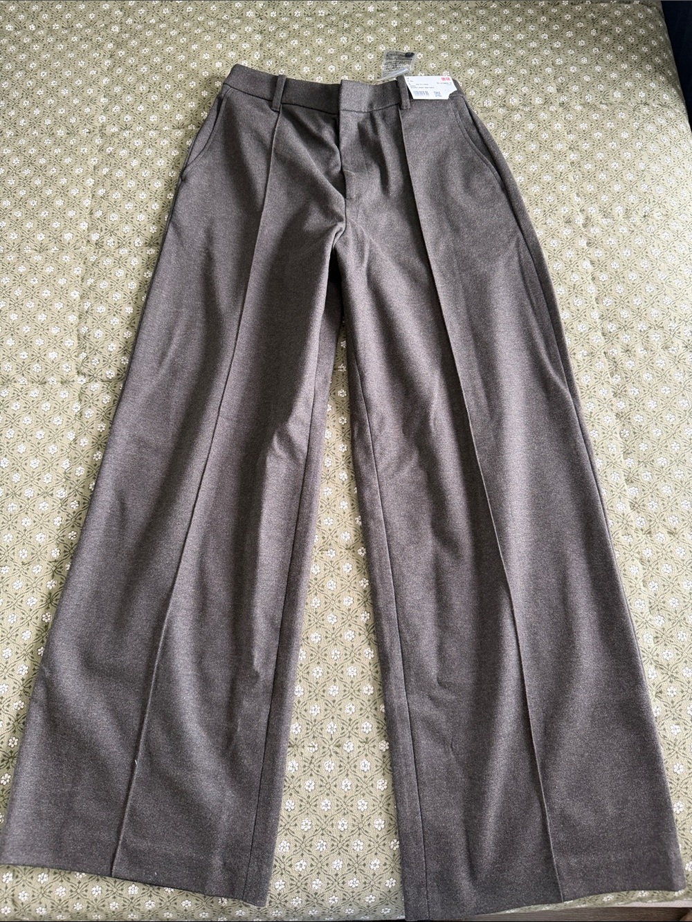 Uniqlo Wide-Leg Dress Pants in Dark Brown